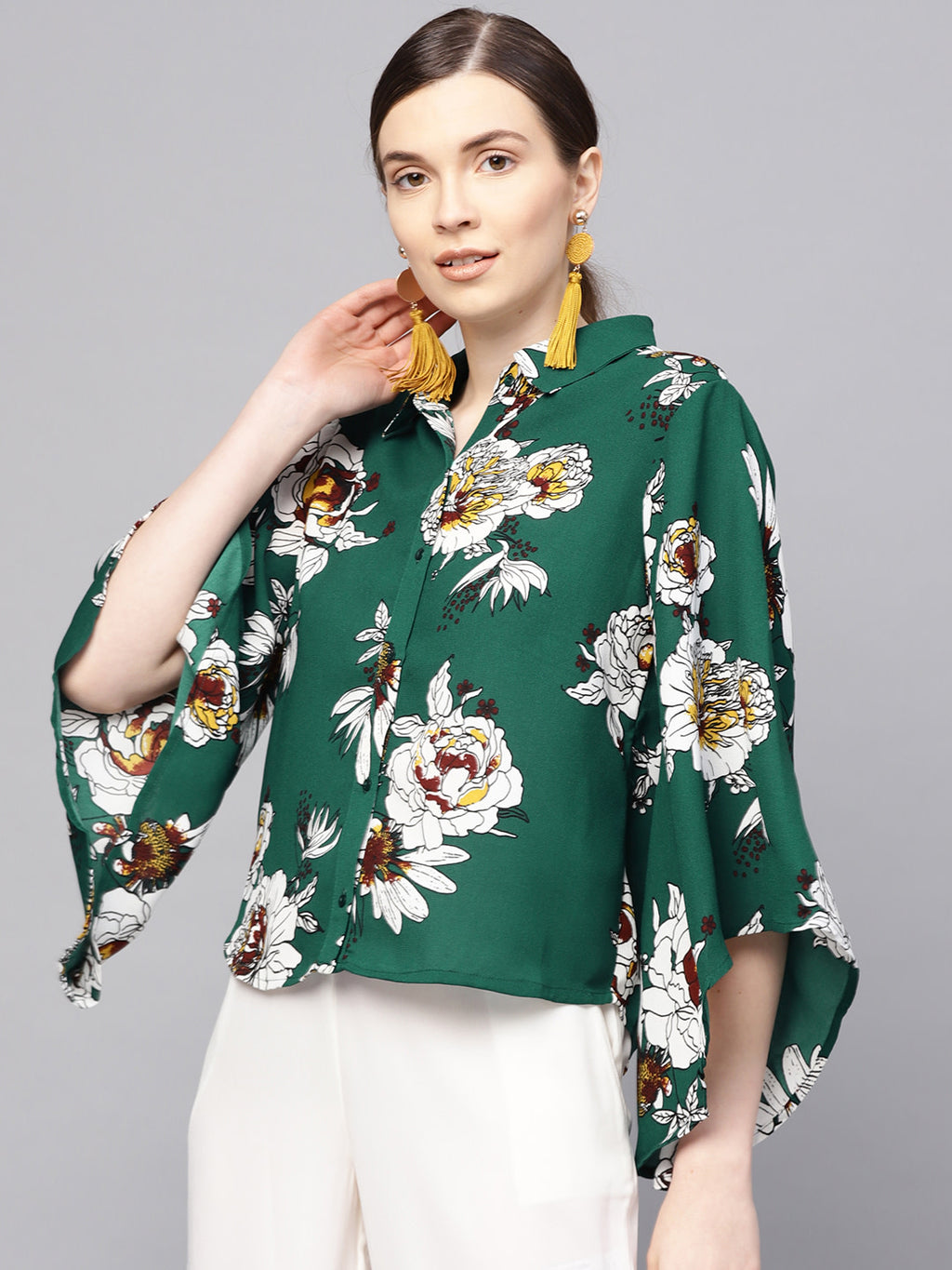 Women Green & White Regular Fit Printed Casual Shirt